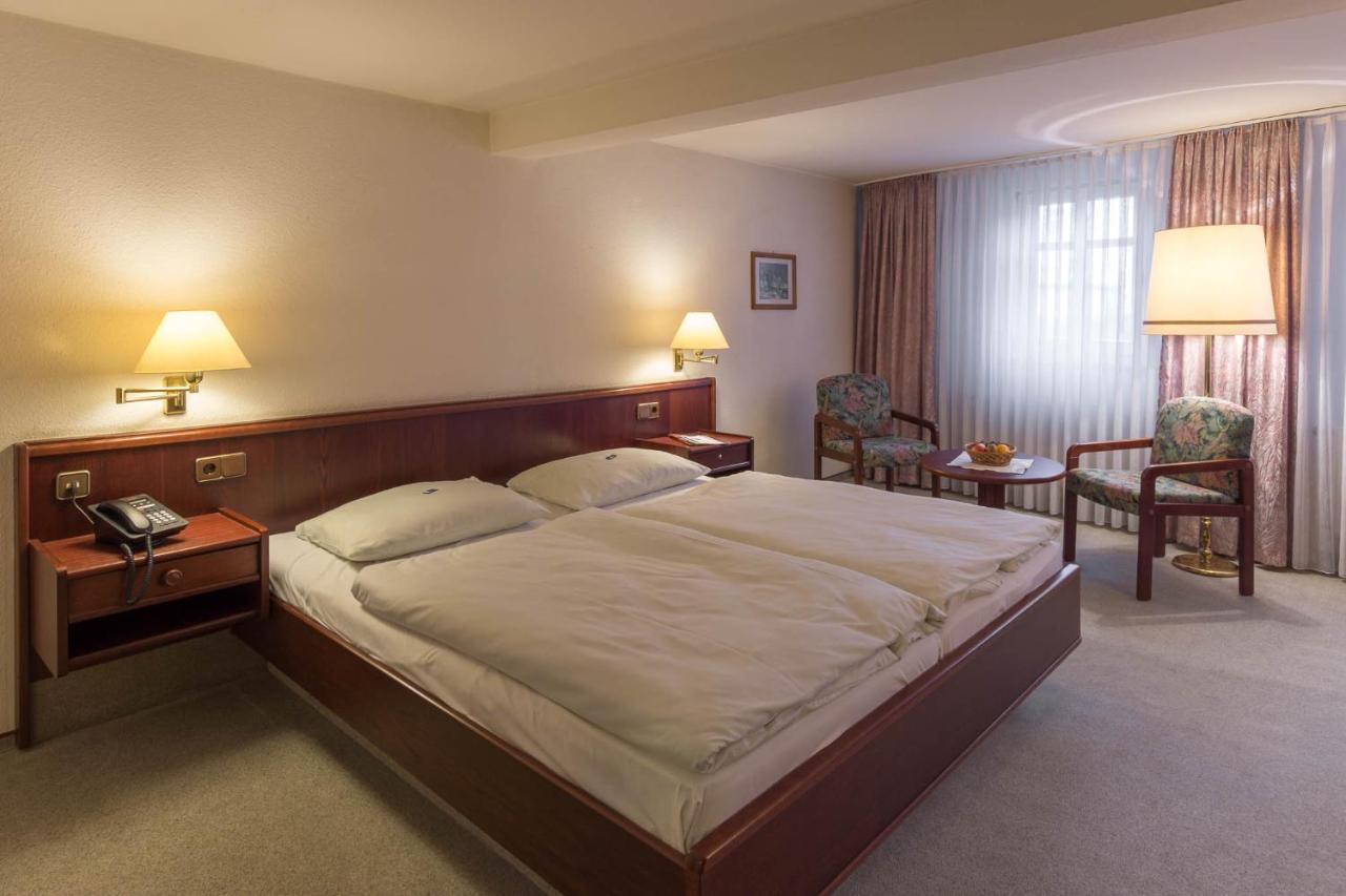 Hotel Altdeutsche Weinstuben Фрейбург Экстерьер фото